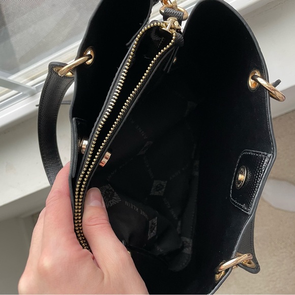 Anne Klein Black Purse - Picture 10 of 11